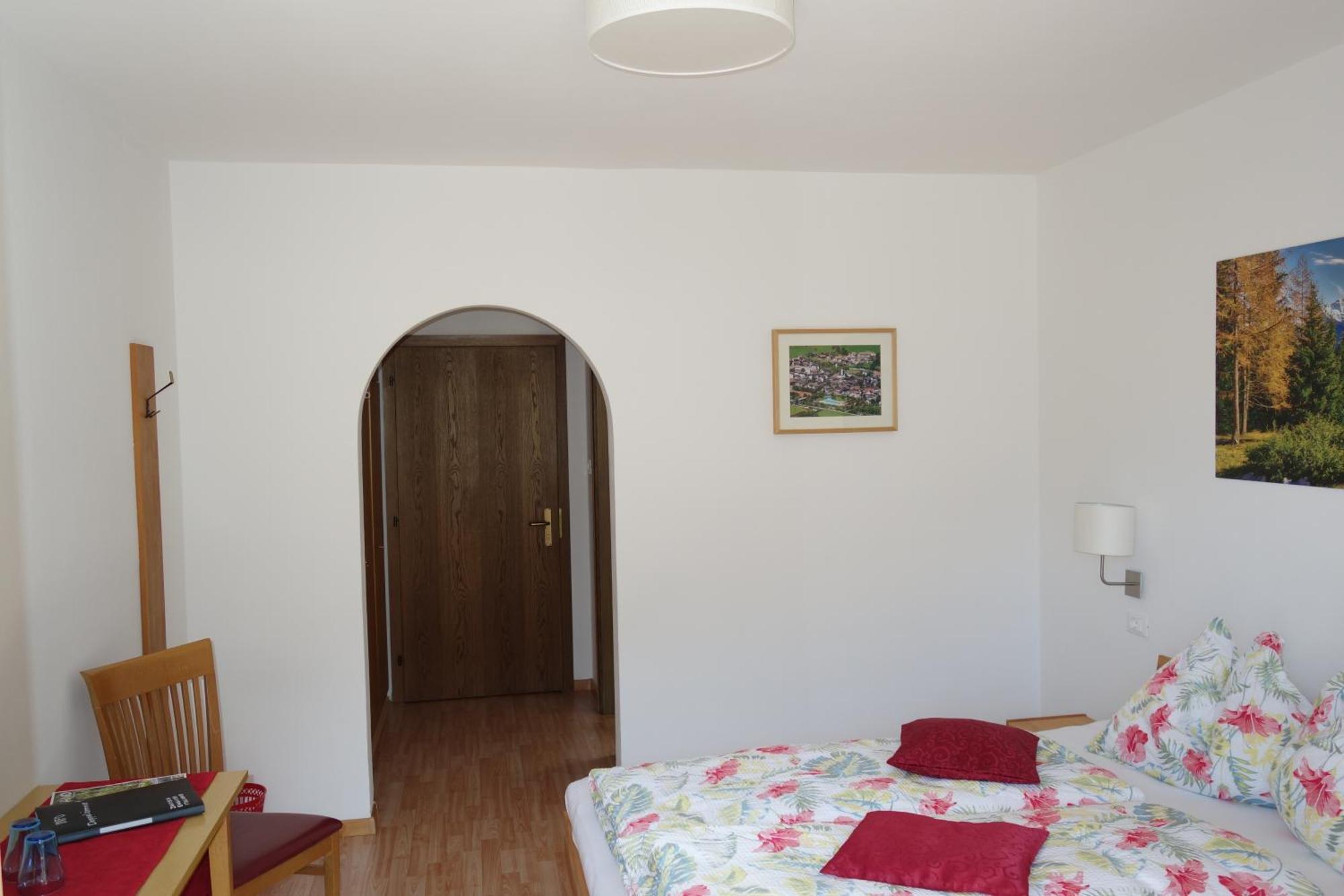 Privatpension Bergkristall San Martino In Passiria  Room photo