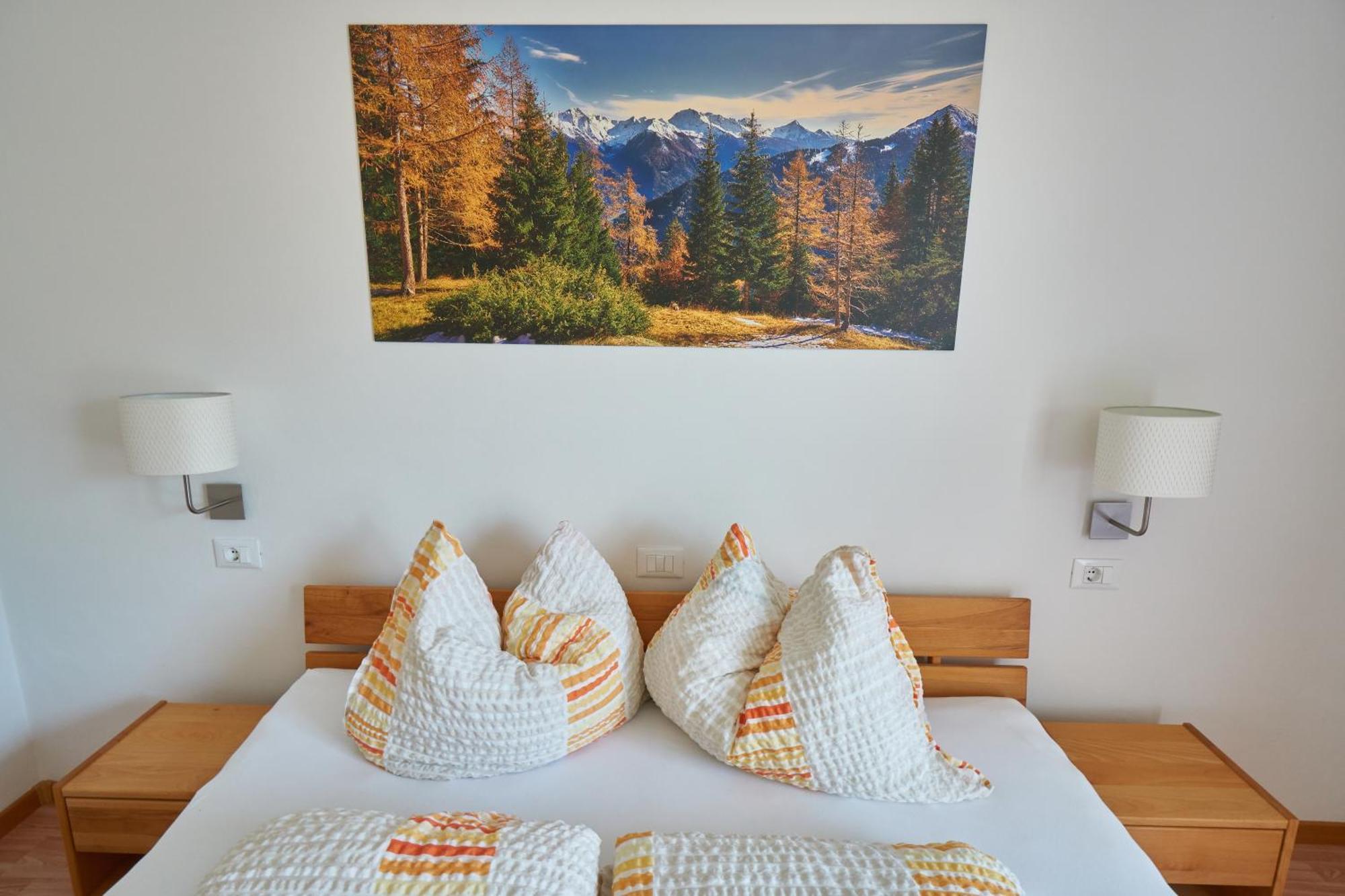 Privatpension Bergkristall San Martino In Passiria  Room photo